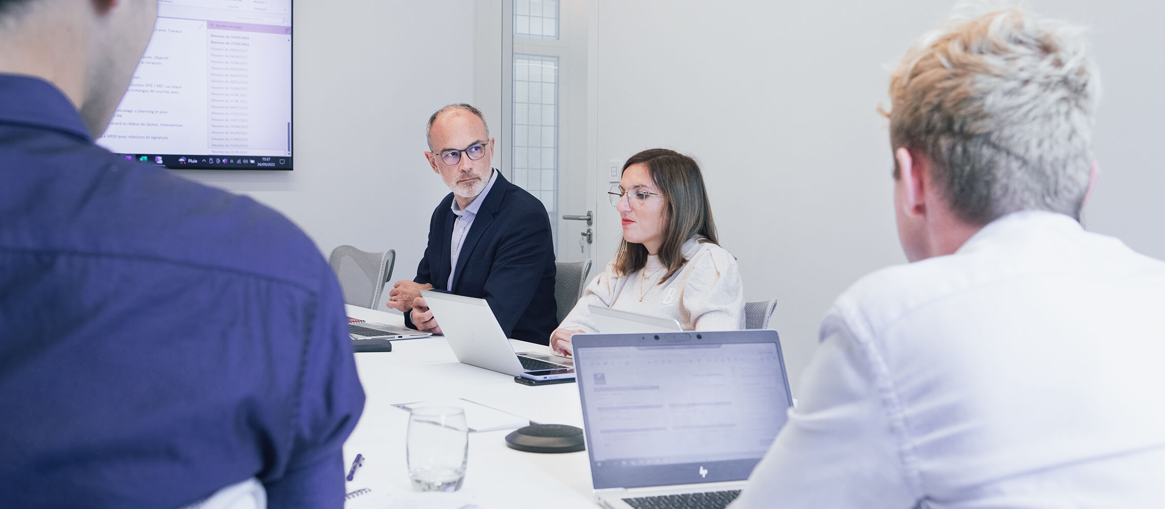 Collaborateurs Magellim Développement en réunion de travail