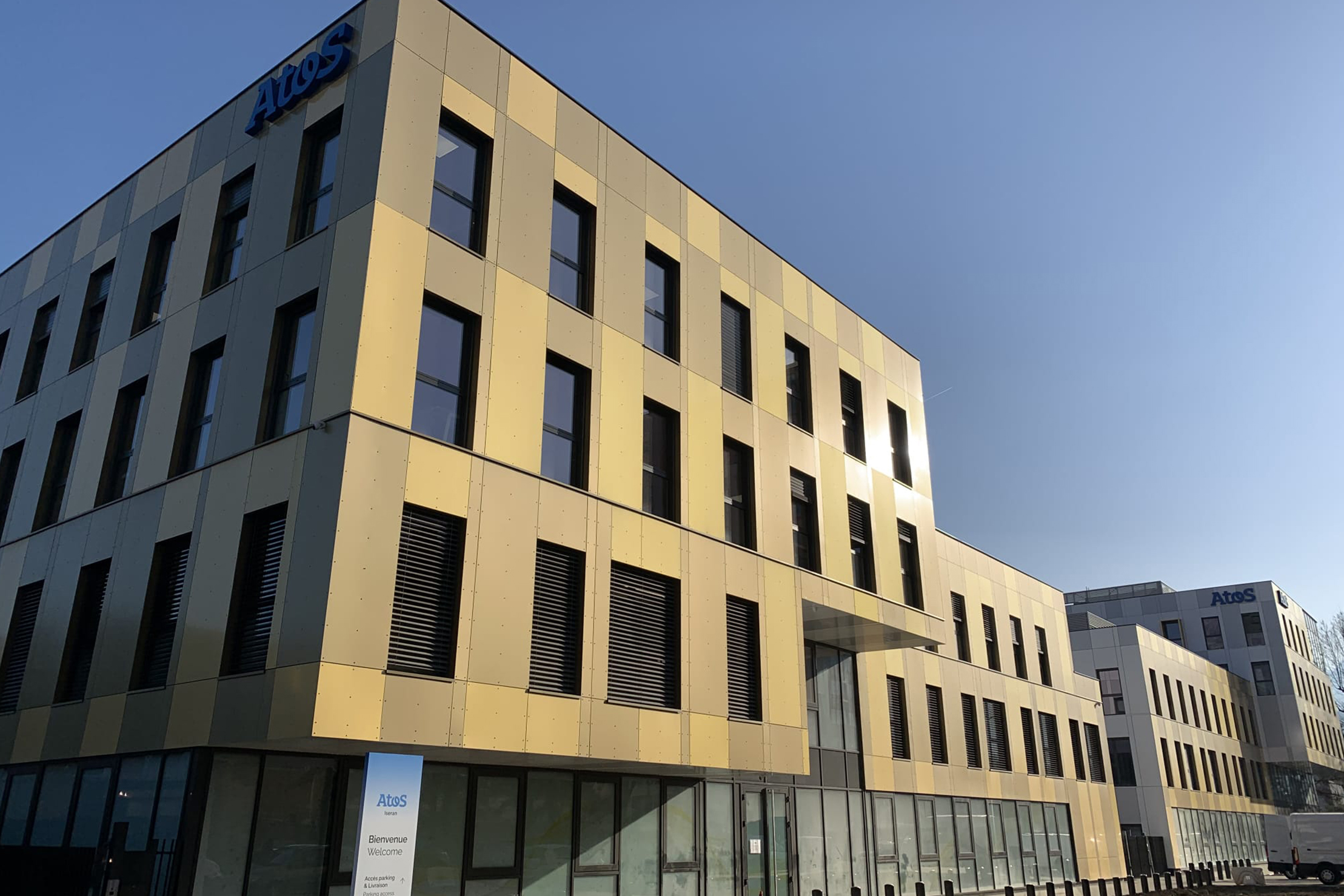 Photo de la façade du projet Iseran pour ATOS par Magellim Développement